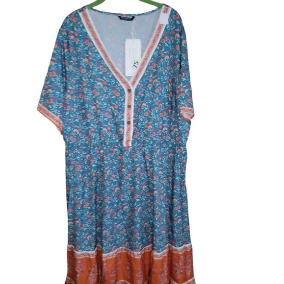 Plus size dress - Picture 1 of 2